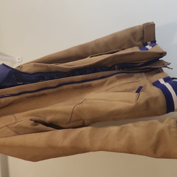 Burton snowboard jacket - Picture 9 of 11